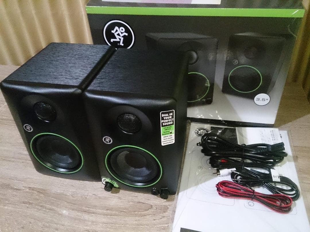 Mackie CR3.5スタジオモニター