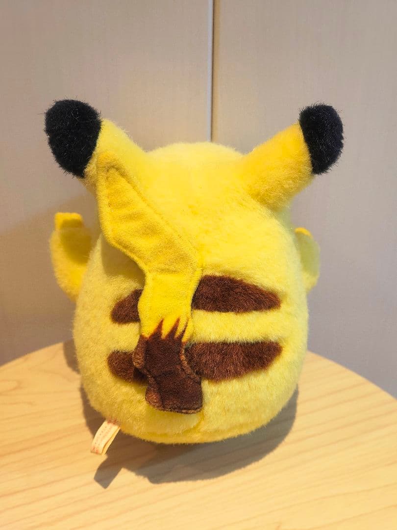 ピカチュウ ぬいぐるみ TOMY 初期 にっこり バンザイ - メルカリ