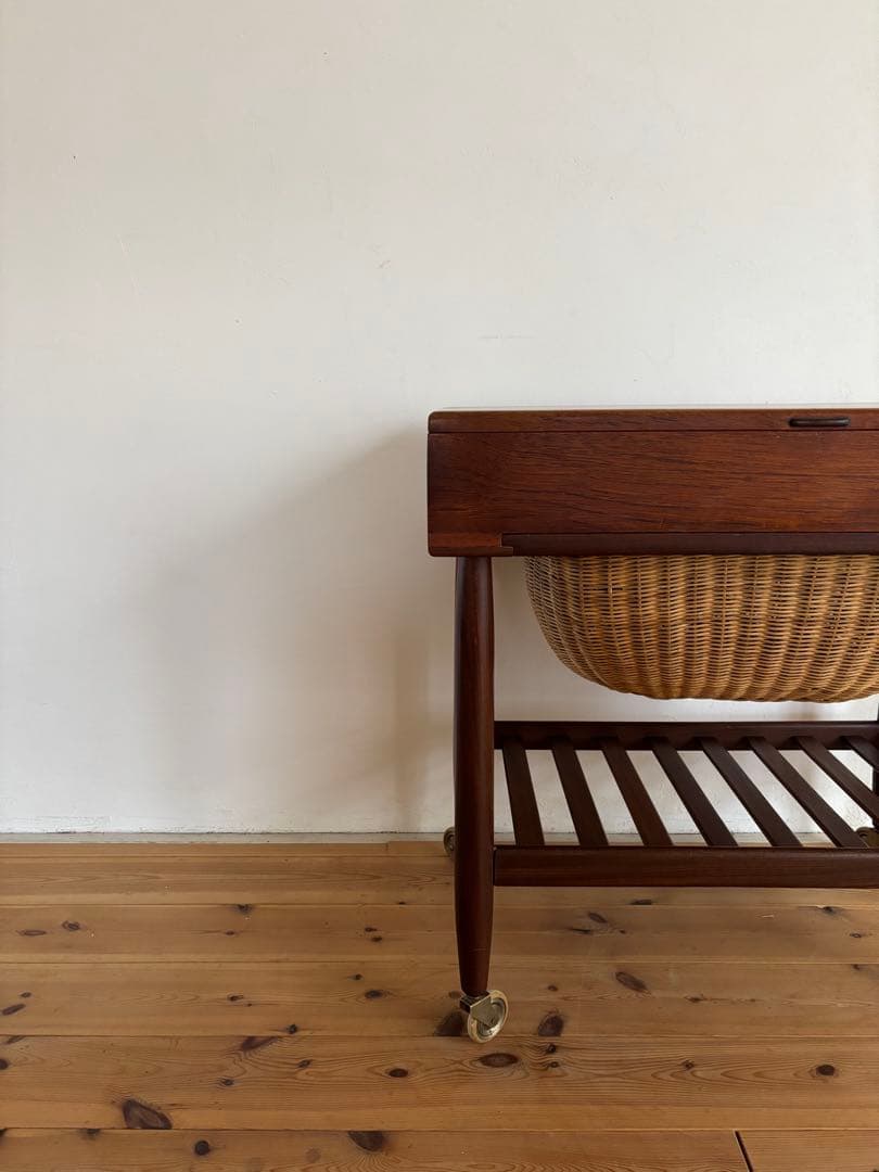 Ejvind A Johanneson/ アイヴァンAヨハンソンソーイングワゴン - メルカリ