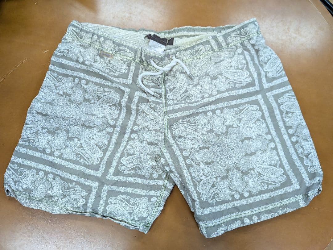 ETRO ペイズリー柄 ショートパンツ 水着 サーフパンツ グリーン - メルカリ