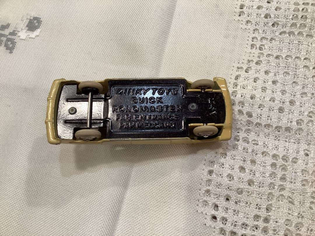 美品レア　DINKY TOYS BUICK ROADMASTER ミニカー