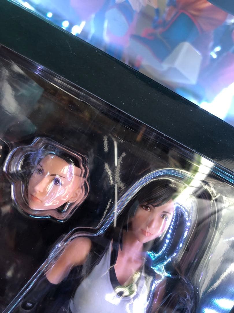 プレイアーツ改　ファイナルファンタジー VII エアリス 、バレット、ティファ