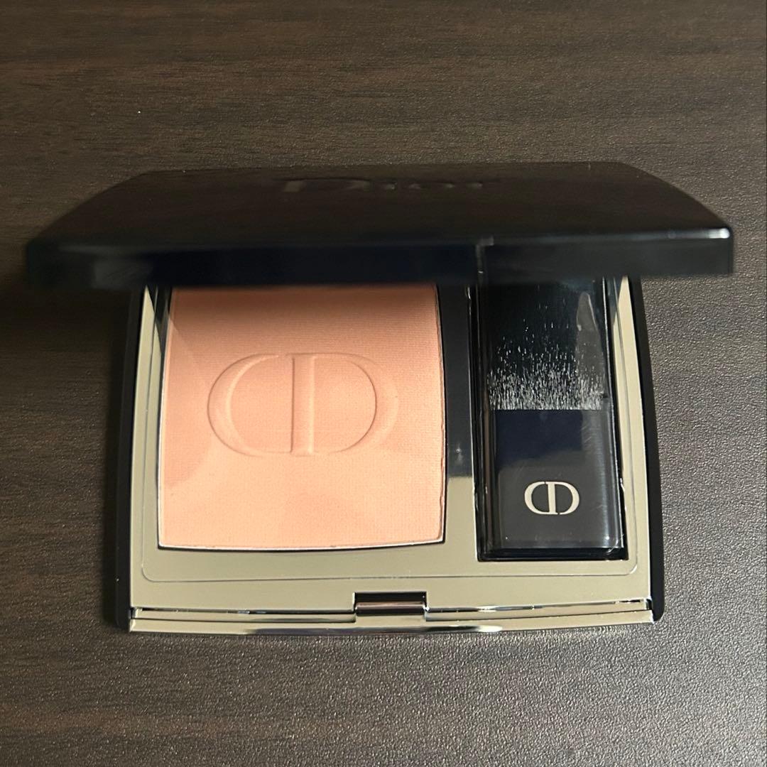 ディオールスキン　ルージュブラッシュ 732