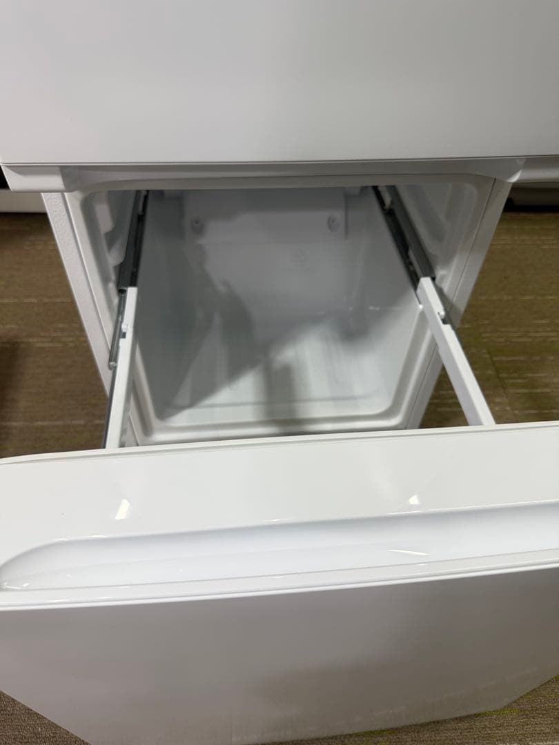 【超美品】ヤマダ　REFAGE 156L 冷凍冷蔵庫　YRZ-F15LW