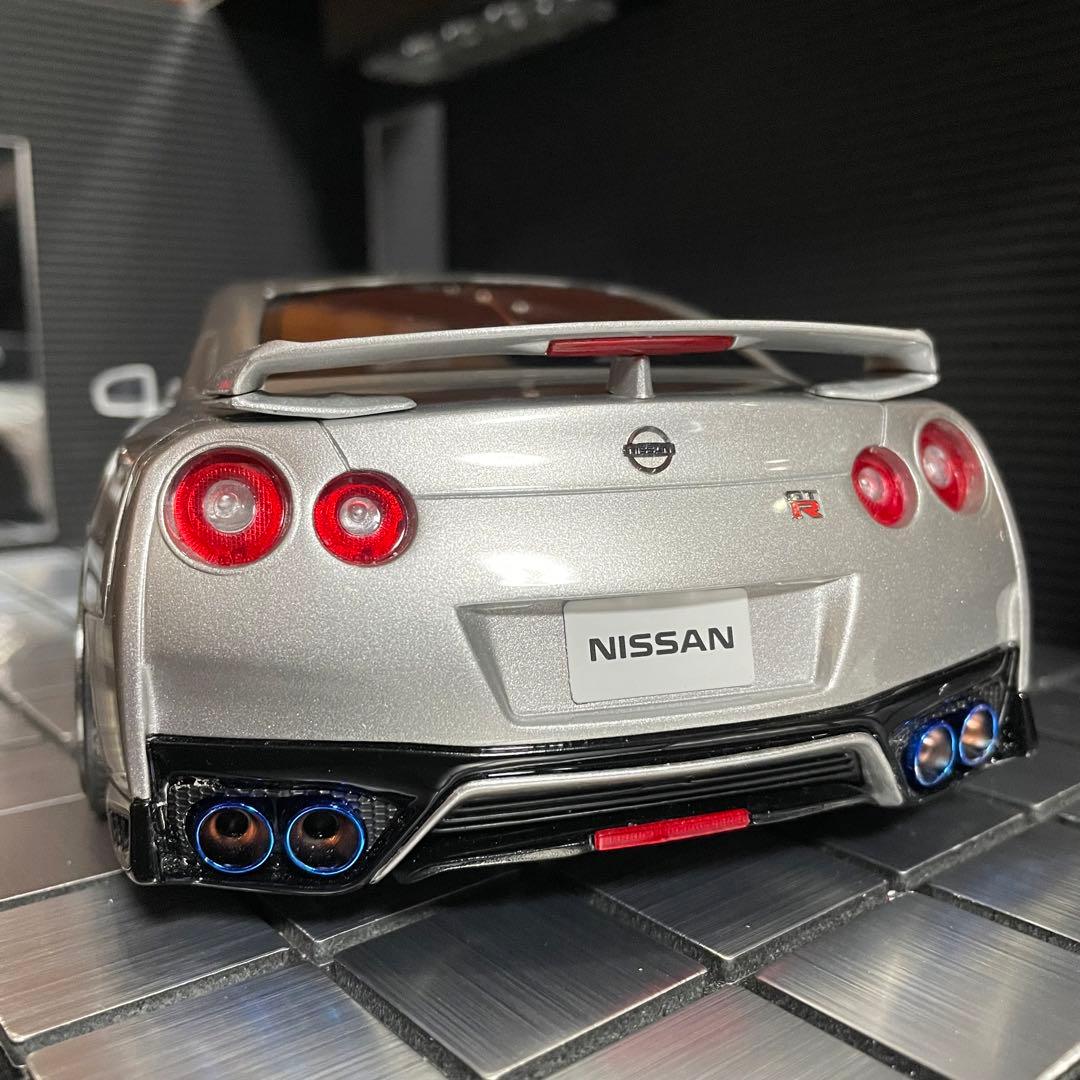 京商 1/18ニッサンGT-R R35 プレミアムエディション(カスタム仕様)