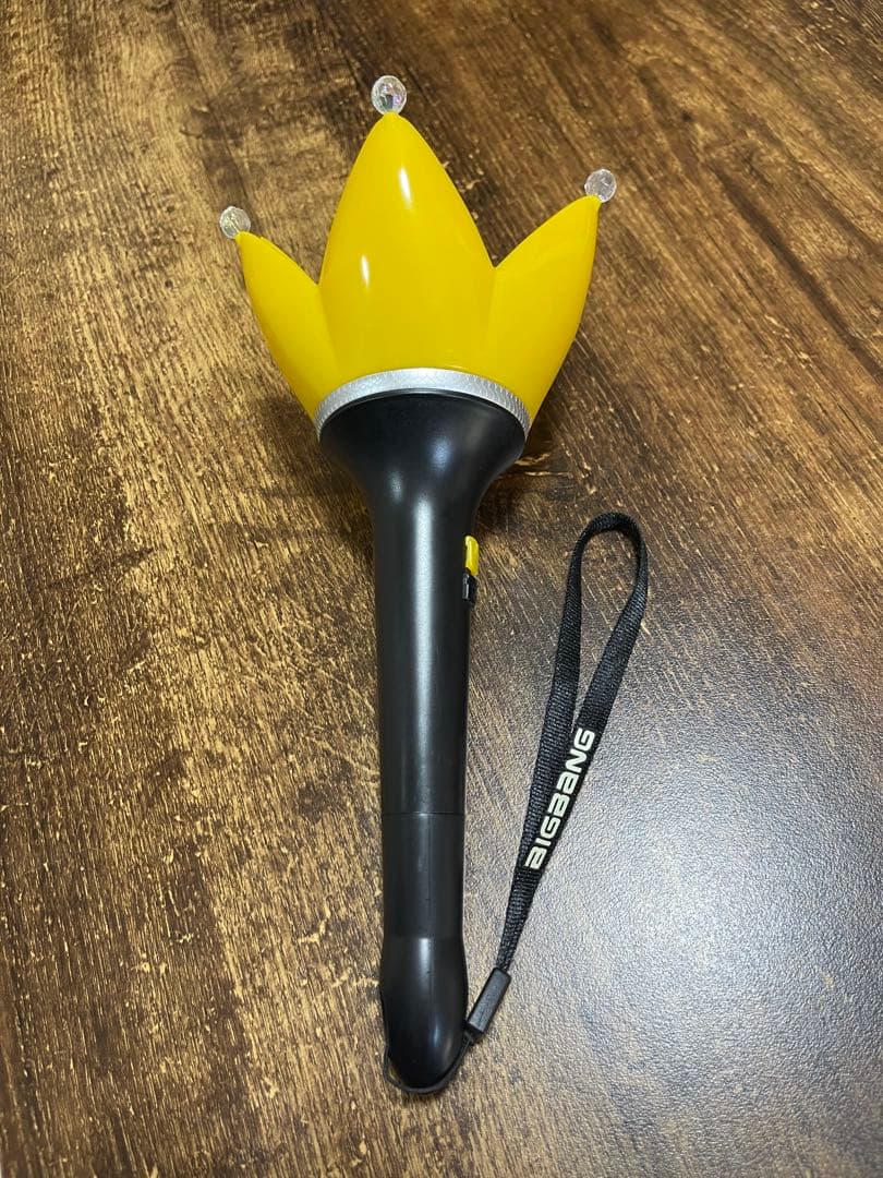 BIGBANG グッズセット イエロー ペンライト 王冠型など BIGBANG グッズ