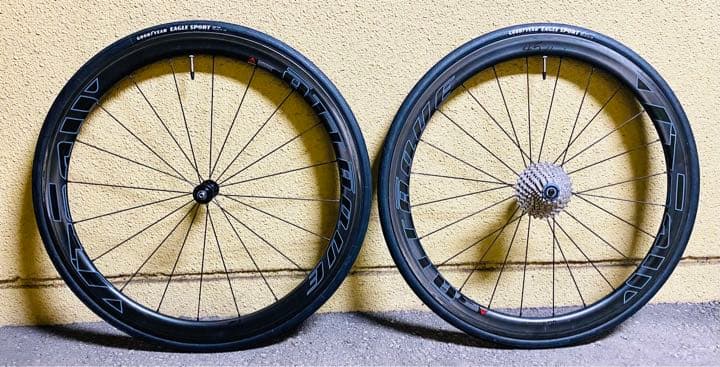 ATTAQUE 配送 カーボンホイール（クリンチャー） カーボンホイール