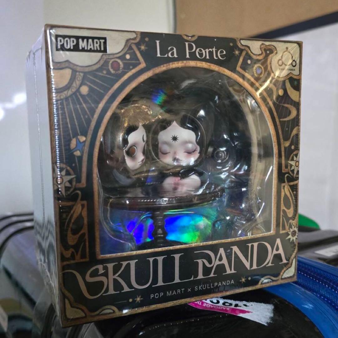 POPMART Skullpanda La Porte フィギュア