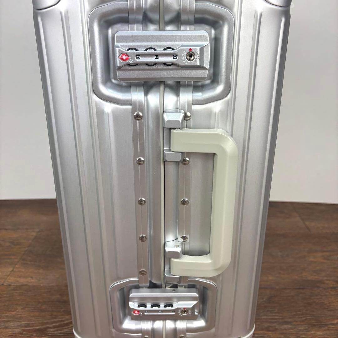 メルセデスベンツ32L アルミスーツケース《美品》機内持込みサイズ TSAロック