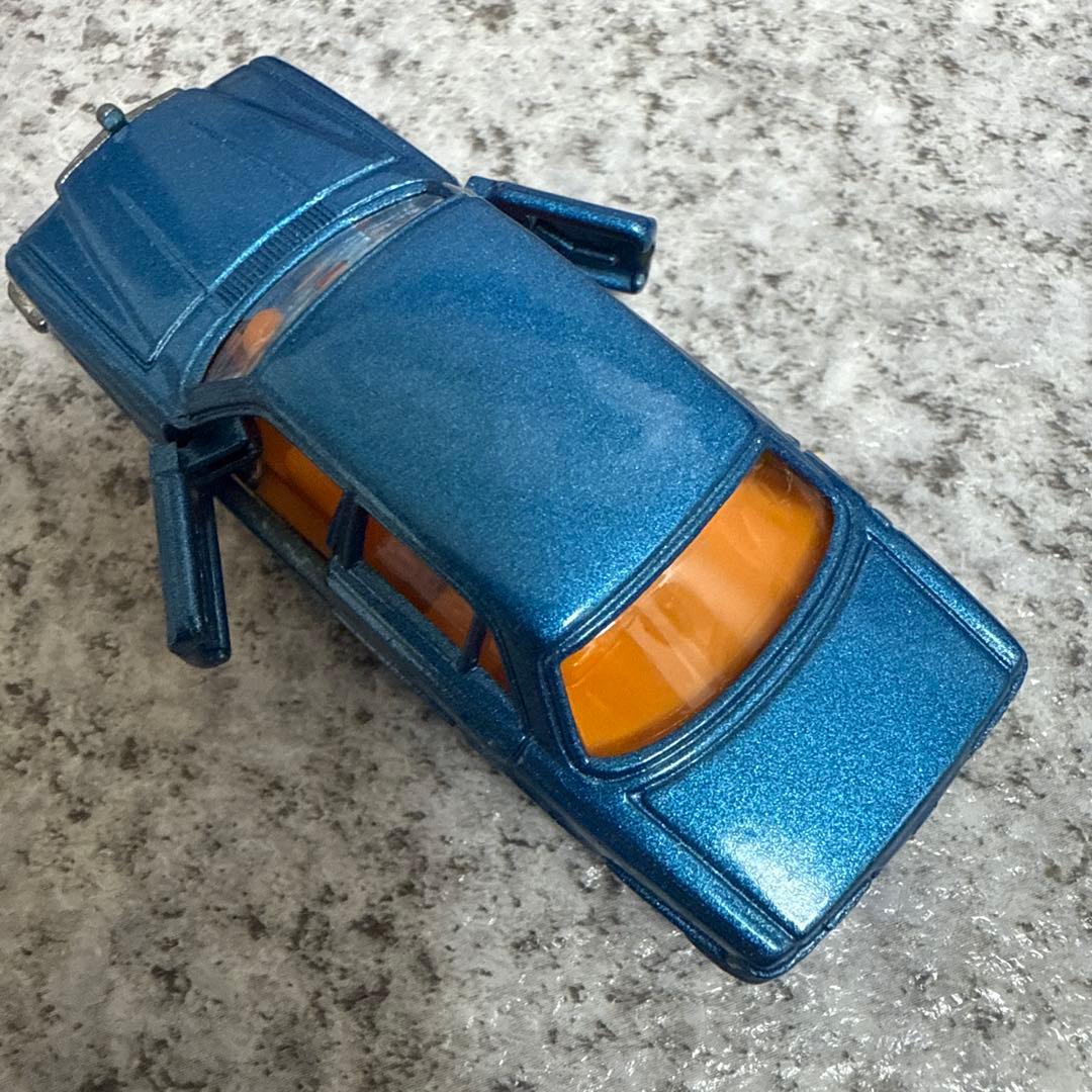 モ*ン様 青箱トミカ外国車シリーズF7メルセデスベンツ450SEL