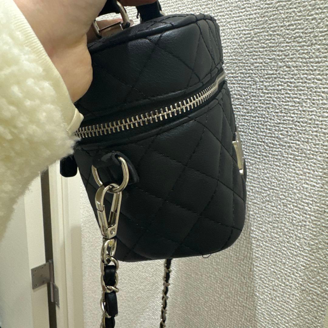 ダーリッチ バニティバッグ キルティングスクエアミニバッグ ブラック シルバー