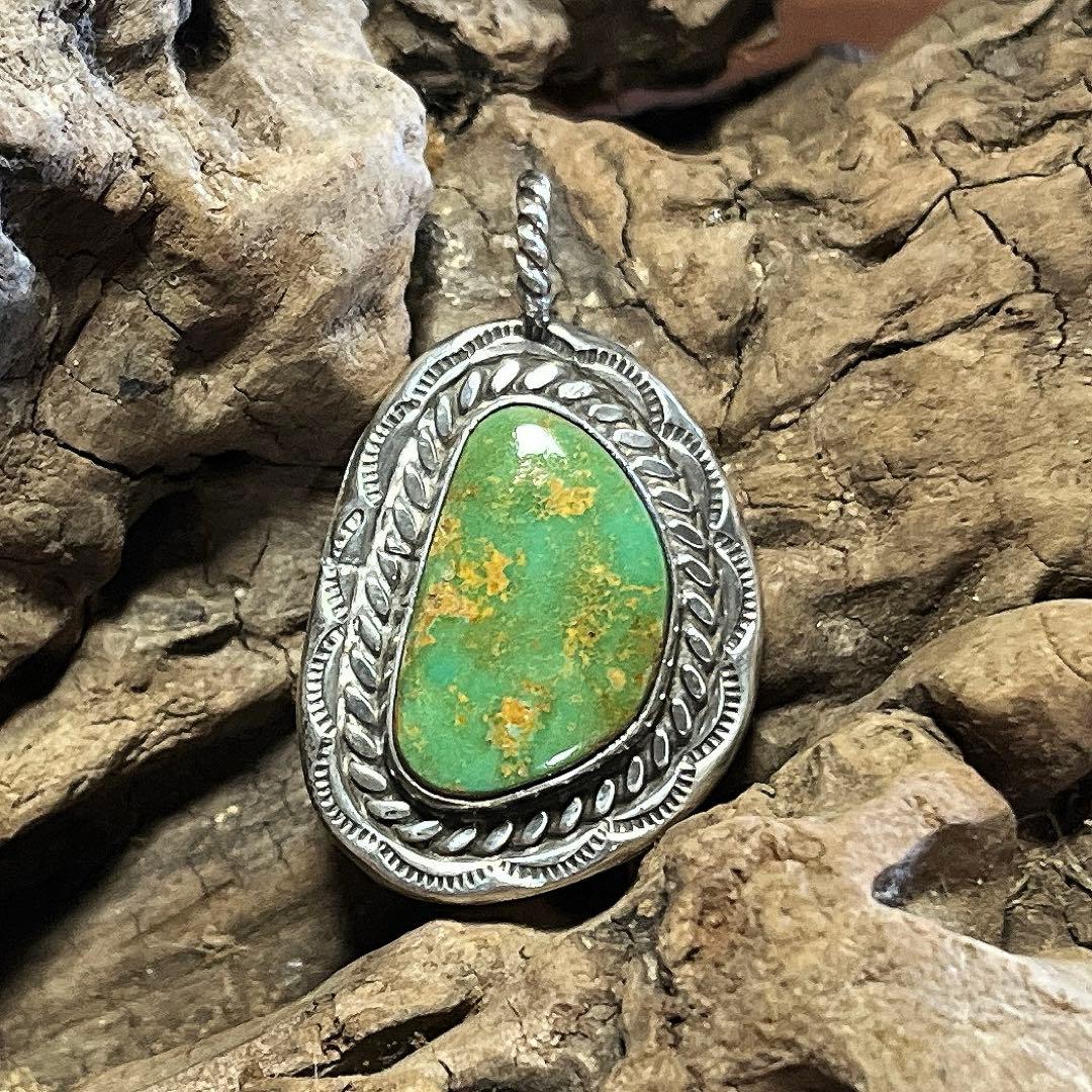 navajo インディアンジュエリー ターコイズ シルバー ペンダント