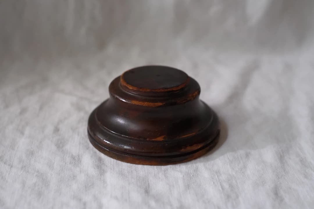 フランスアンティーク｜ナチュラルカントリーなディスプレイ台 ナチュラルカントリーなアンティーク家具の通販｜英・仏から直接買付け