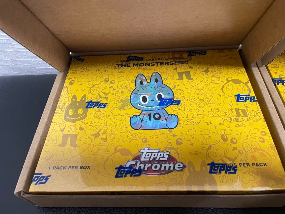 【最安値】Topps Chrome ラブブ 10周年記念ボックス 2BOX