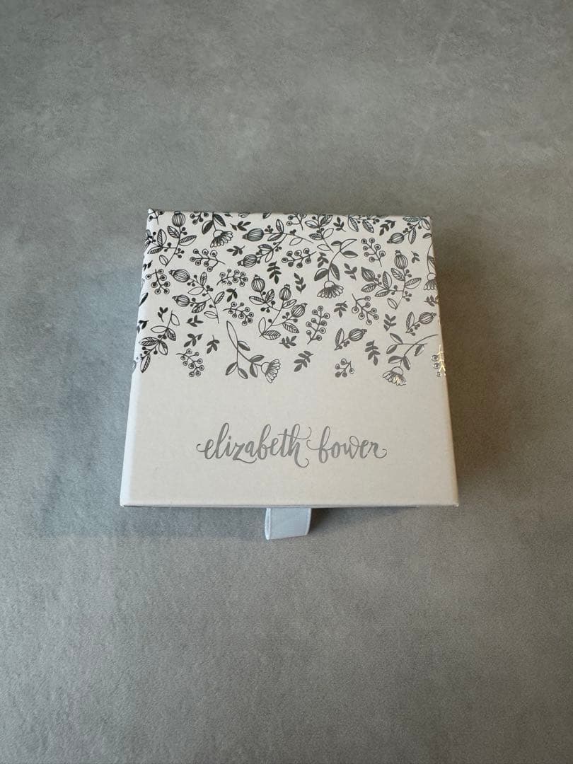 【美品】elizabeth bower パールイヤリング　ブライダル