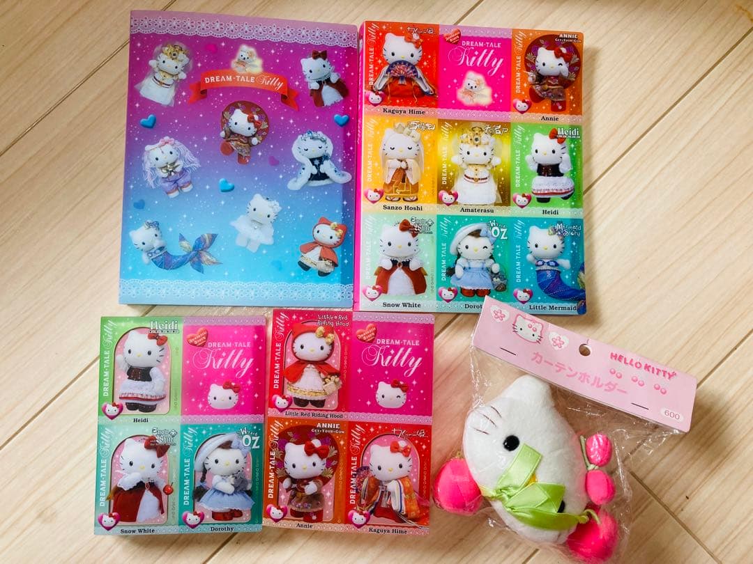 楽一番01様　キティ　ご当地　根付け60個　レトロ　キーホルダー　アルバム