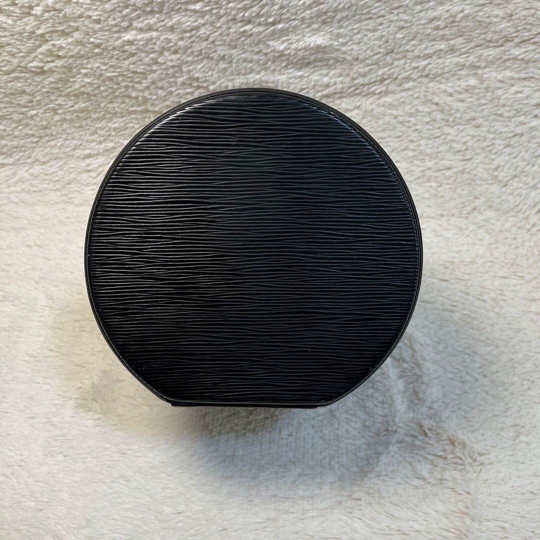 LOUIS VUITTON ルイヴィトン エピ カンヌ　ブラック　黒