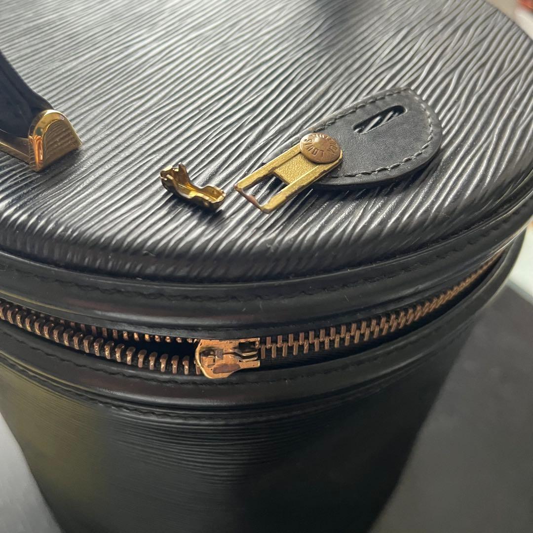 LOUIS VUITTON ルイヴィトン エピ カンヌ　ブラック　黒