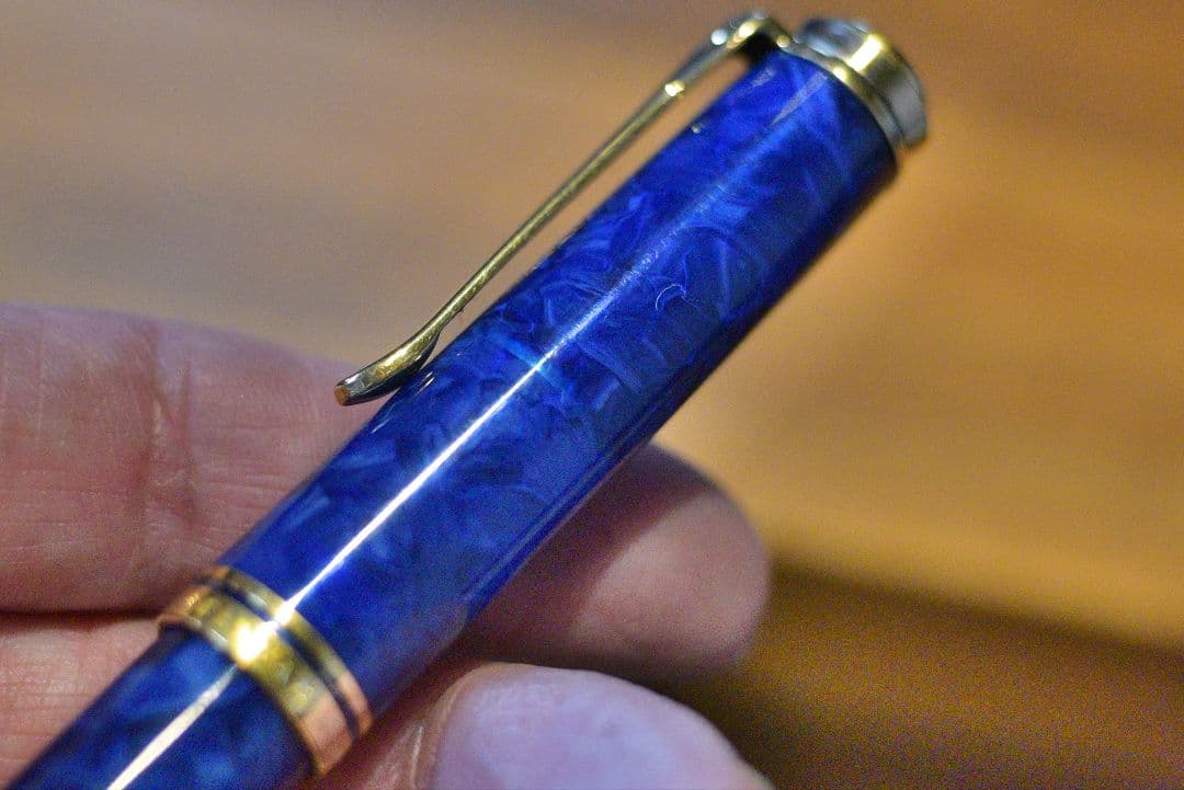 ペリカンスーベレーンM800　ブルー オ ブルー Fニブ