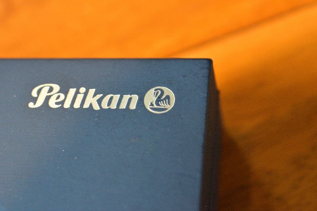 ペリカンスーベレーンM800　ブルー オ ブルー Fニブ