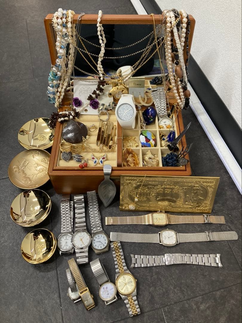 遺品整理 指輪 ネックレス イヤリング 腕時計 ブローチ カフス パール