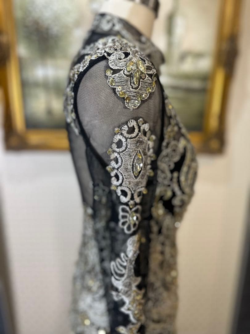 刺繍入り黒マーメイドドレス