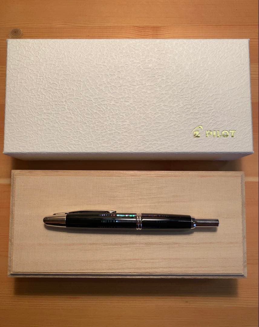 パイロット キャップレス万年筆　螺鈿(水面) 逆輸入モデル PILOTのCapless 螺鈿 水面 の紹介 キャップレス万年筆の中で最高峰の一