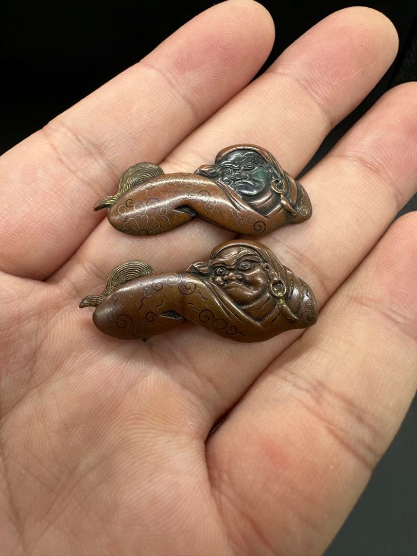 煙草入れ金具　達磨　金工象嵌　在銘　春明法眼 後藤法眼 二つセット　骨董古美術