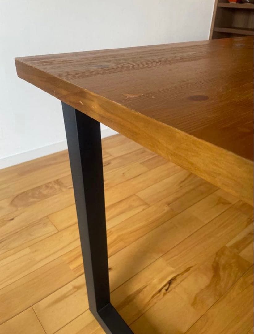 LOWYA 　NEWデモアテーブル【現地引取り可能】