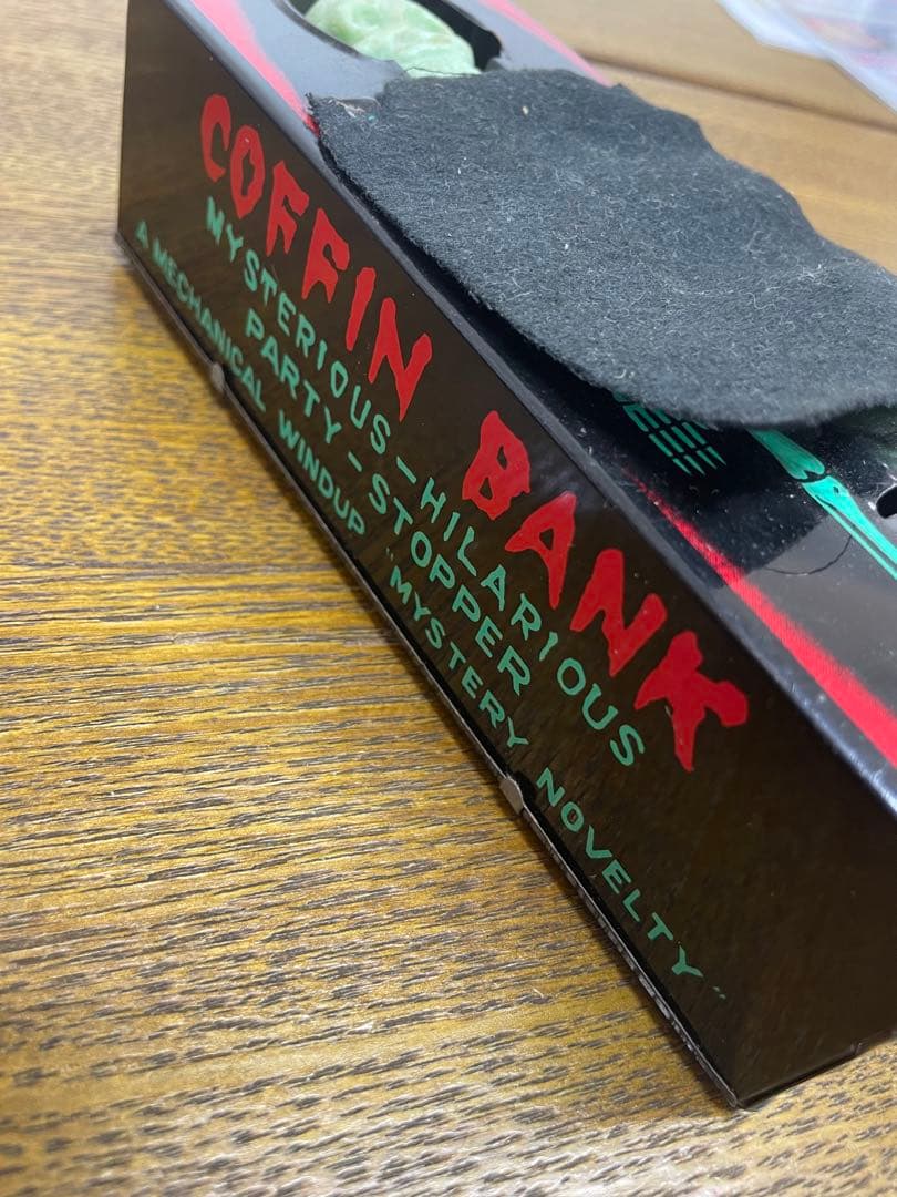 COFFIN BANK 骸骨デザイン 機械式ワインドアップ