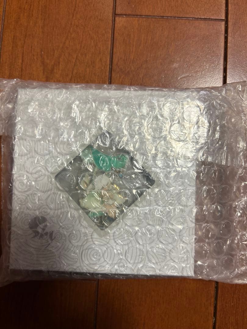 花笑むアルムのピンバッジ　sky星を紡ぐ子どもたち