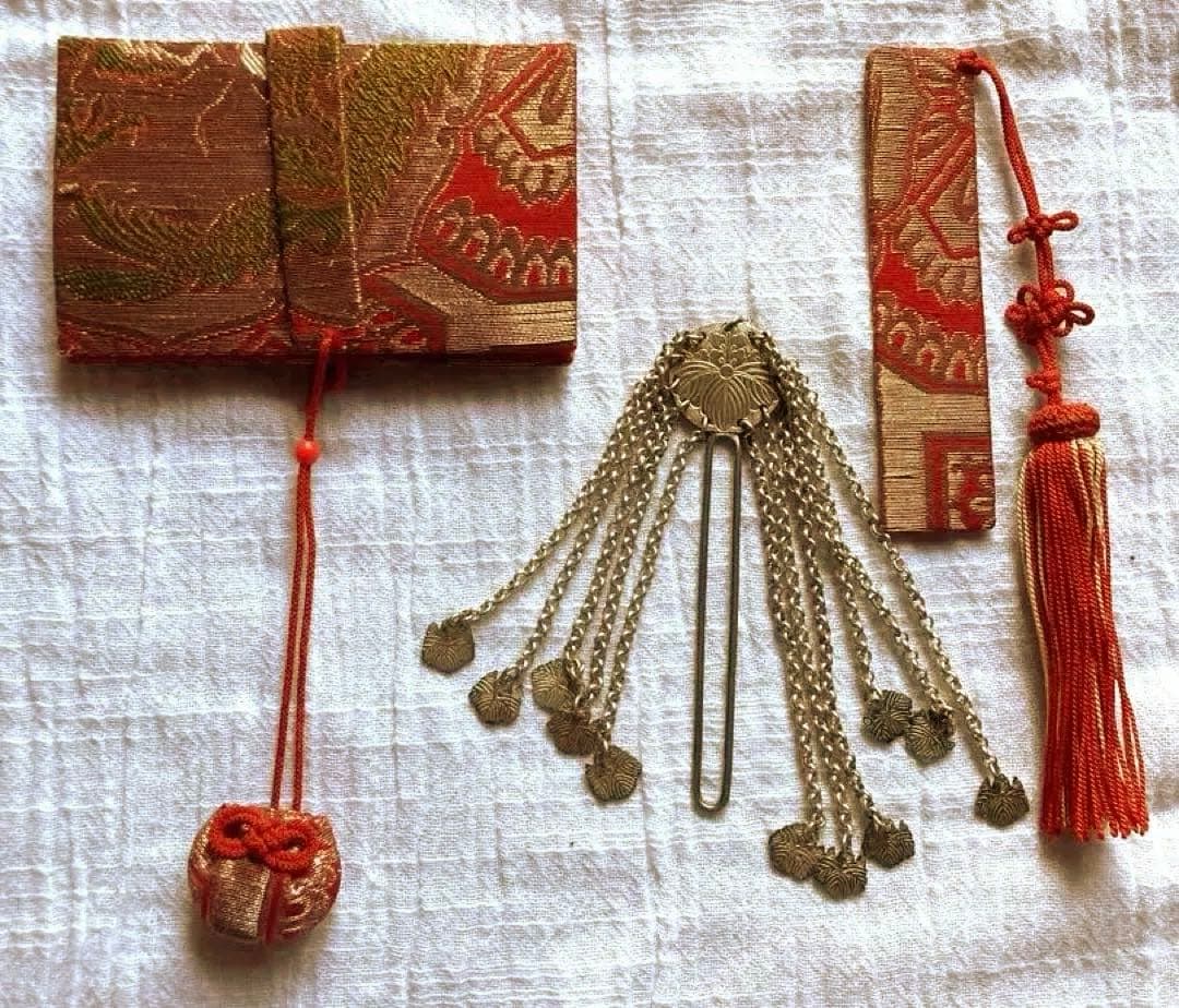 京都・アンティーク　舞妓さん　髪飾り・鏡　赤色の和柄小物セット 京都・アンティーク 舞妓さん 髪飾り・鏡 赤色の和柄小物セット 京都