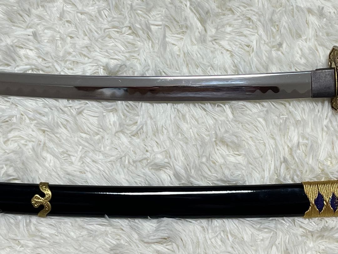 模造刀　日本刀　太刀　居合刀　金色と緑色の装飾