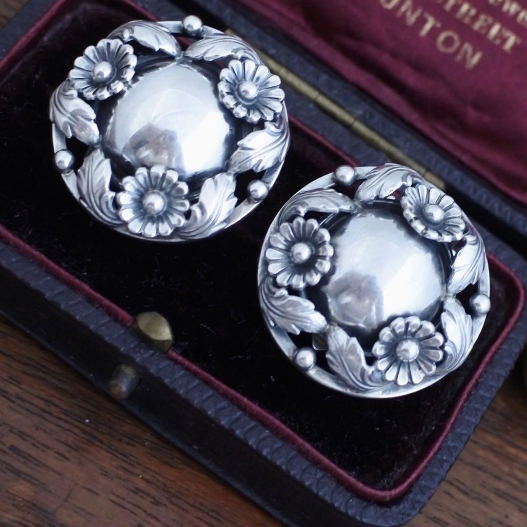 デンマーク◇デイジーフラワーシルバーブローチ◇ブラックエナメル