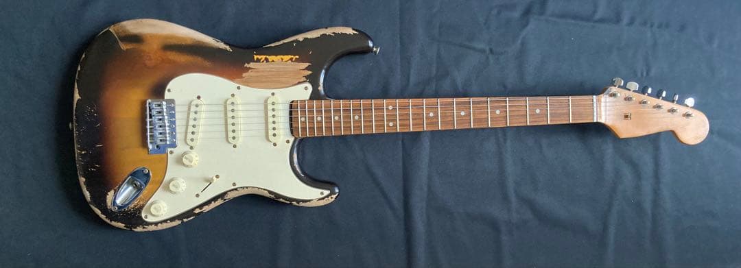 早い者勝ち #16ストラトキャスタータイプ ニトロセルロースラッカー