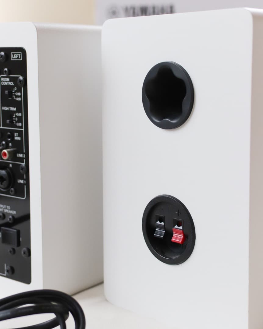 YAMAHA ヤマハ HS4W パワードモニタースピーカー