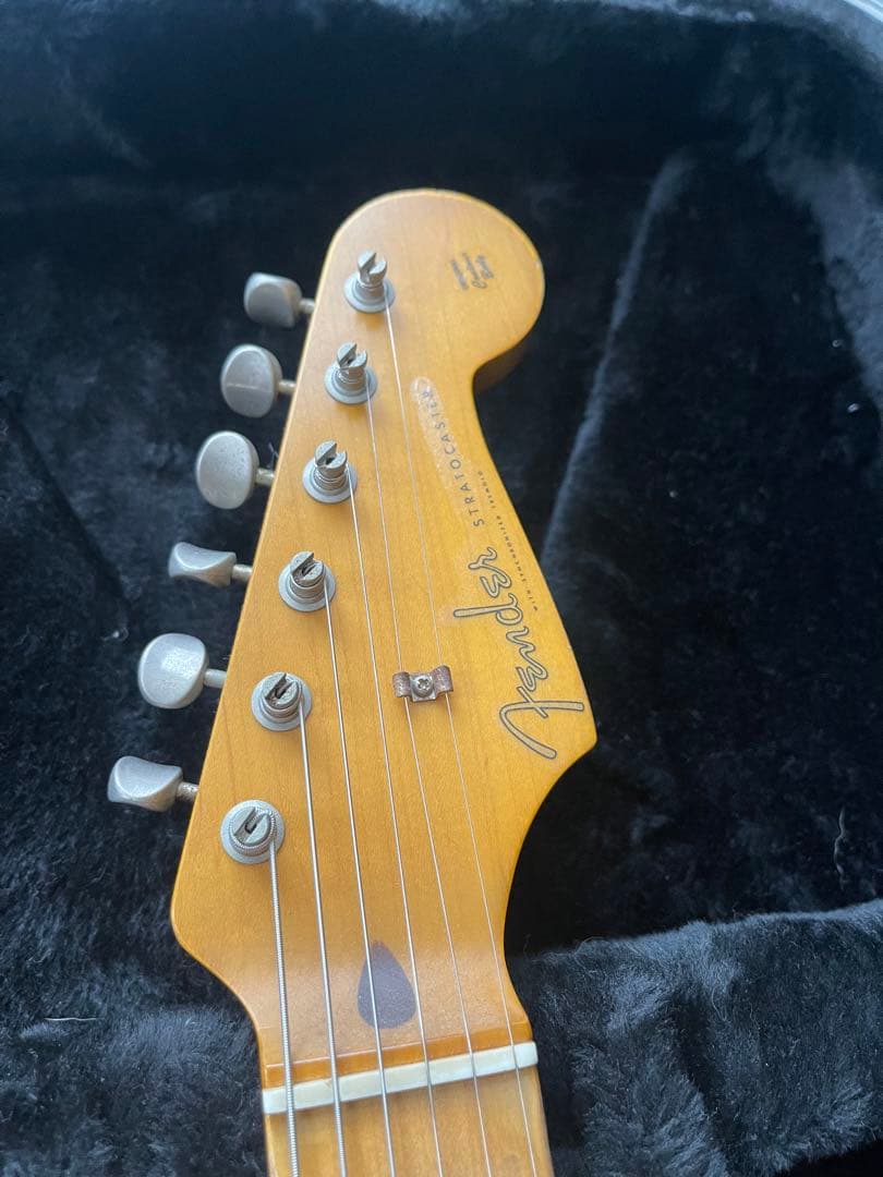 ノーブランドストラトキャスターハードレリック！ハードケース付き！