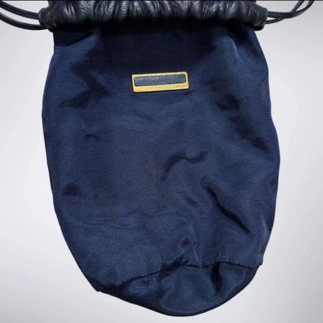 Valentino GARAVANI ヴァレンティノ　ショルダーバッグ　斜め掛け