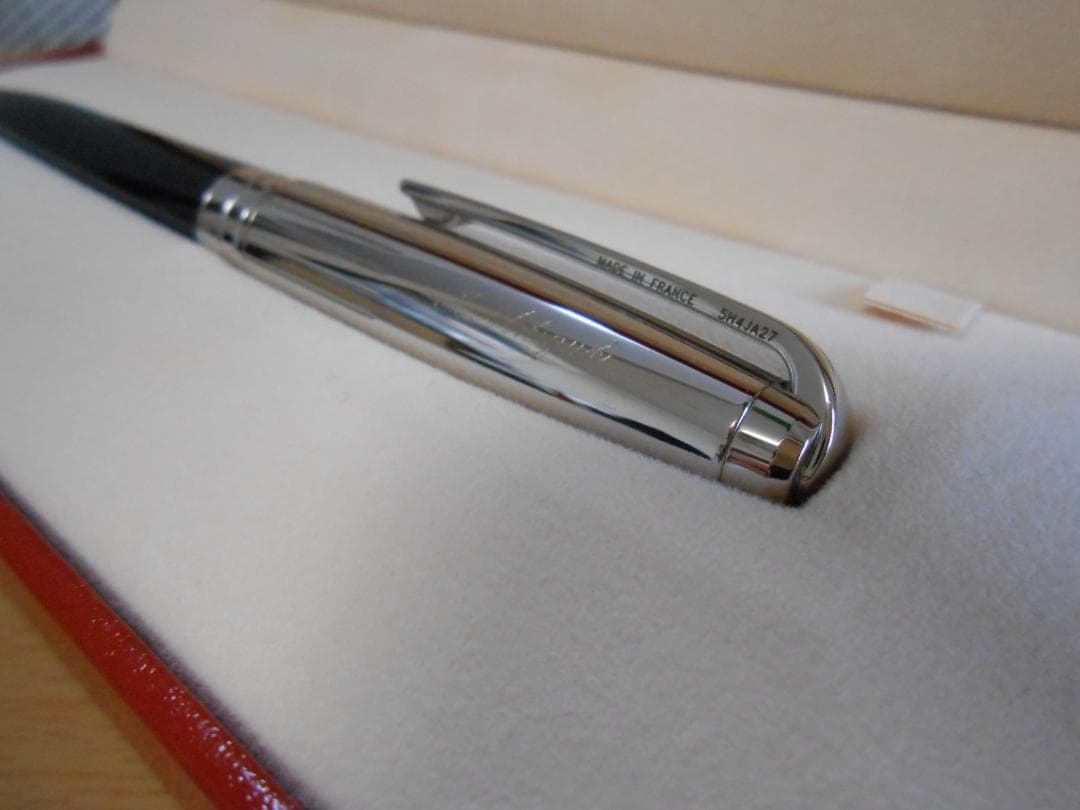 未使用品 デュポン S.T.Dupont ボールペン 箱付き