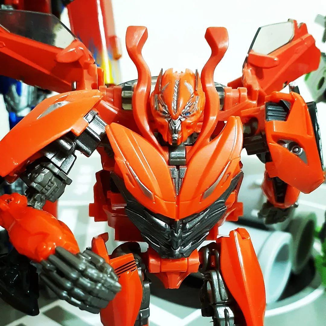 トランスフォーマー　スタジオシリーズ　７体セット