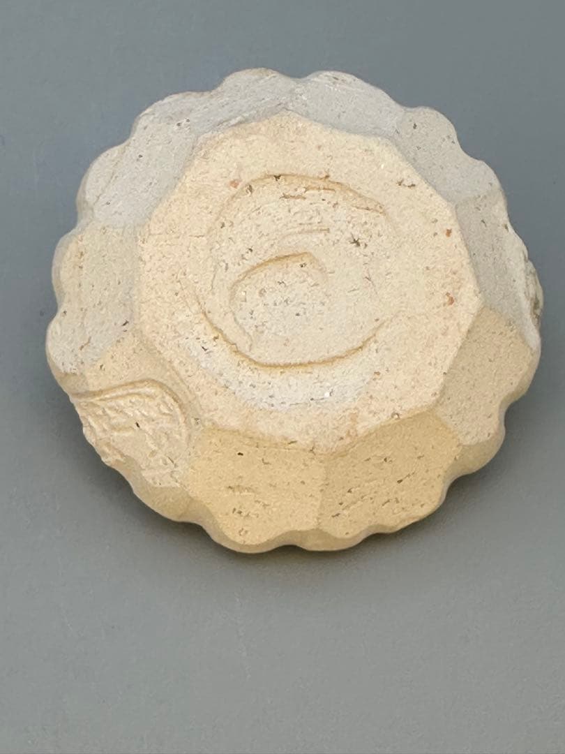 茶道具　香合　スミダ川半七　菊形