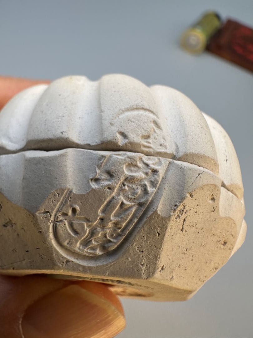 茶道具　香合　スミダ川半七　菊形