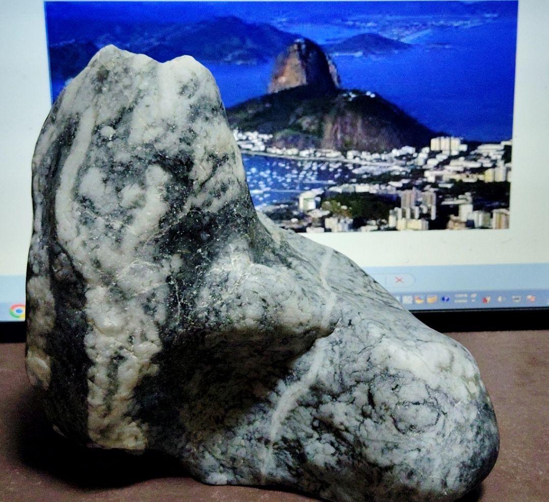 ★翡翠原石★糸魚川【コン・ザ・ワスーカル底カット3844ｇ】 ☆翡翠原石☆糸魚川【コン・ザ・ワスーカル底カット3844g】