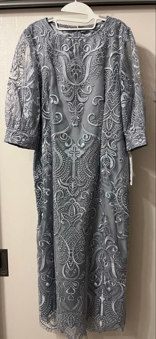 ハレモード　タグ付き　結婚式　エンブロイダリーコクーンドレス