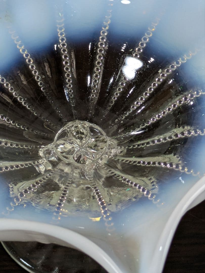 Northwood ホワイトオパルセント 花びら型 ガラスコンポート Northwood