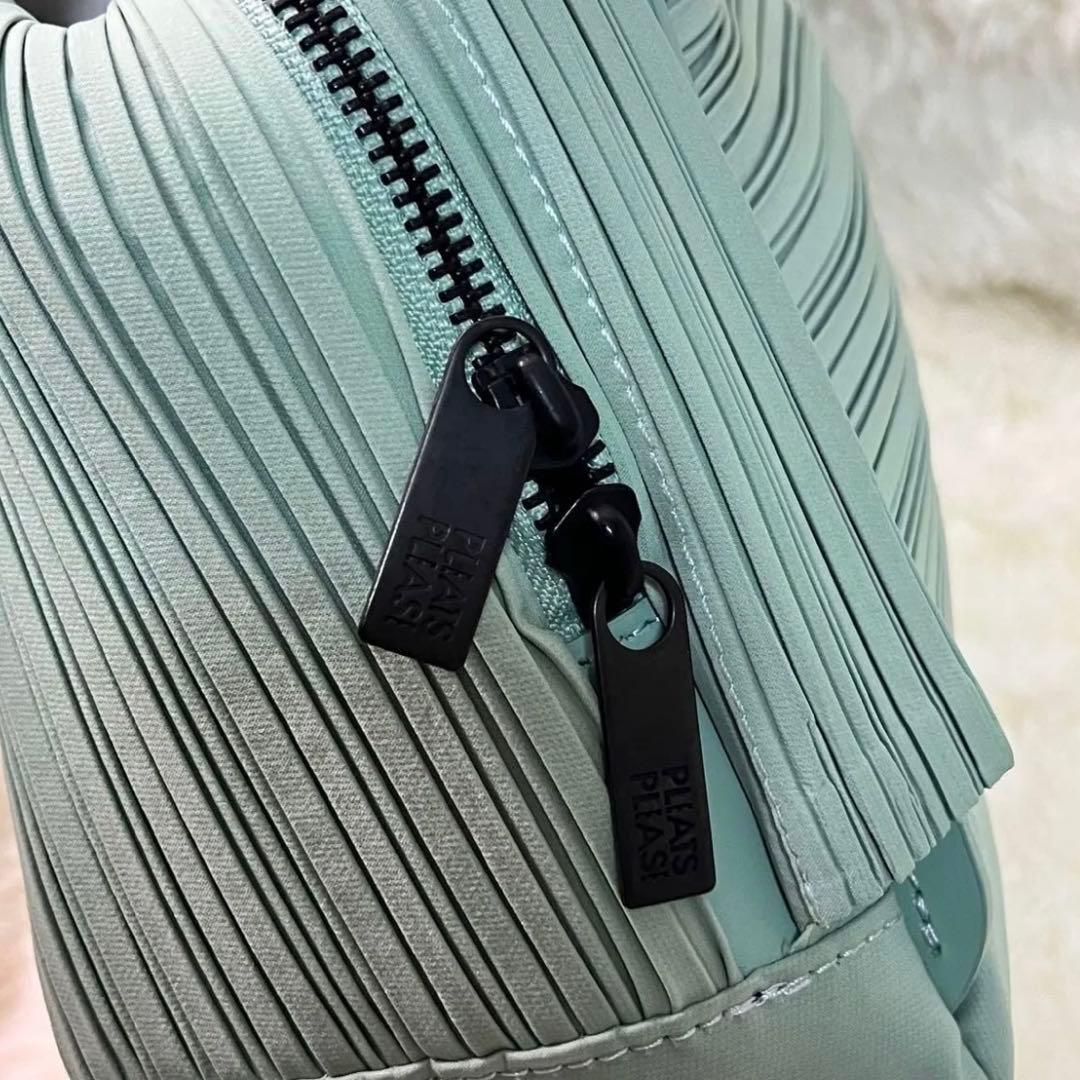 tomomo✨美品✨PLEATS PLEASEプリーツバッグライトグリーン