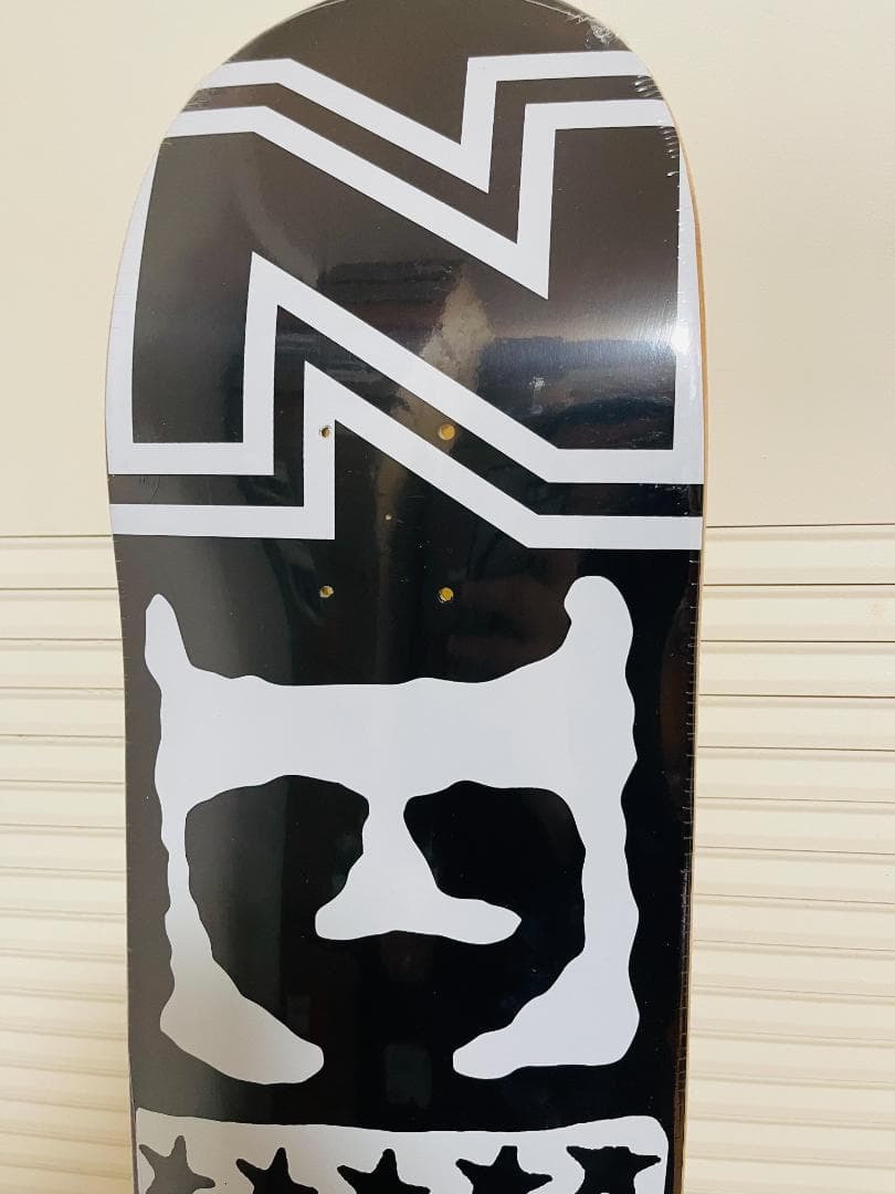 台湾製無地黒デッキテープ付き　ZERO ゼロ スケートボード8.125デッキ