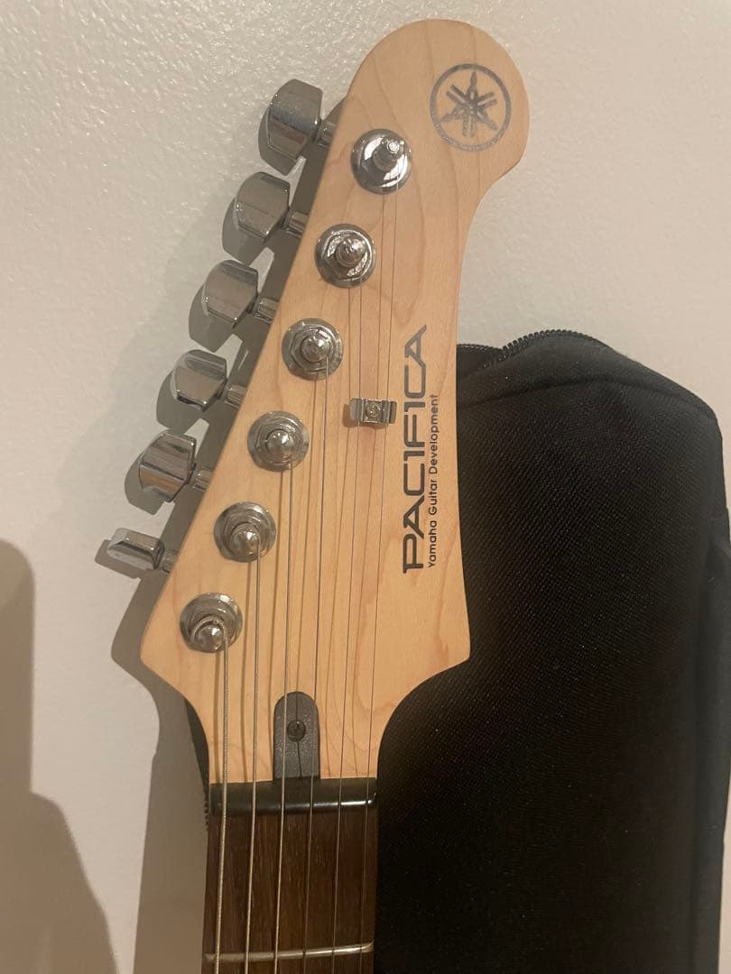 Yamaha エレキギター 青 ギターケース付き