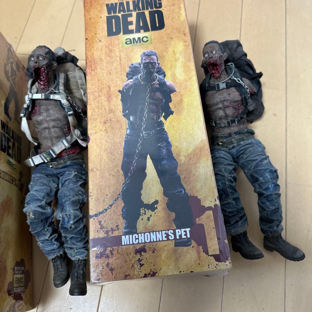 WALKING DEAD MICHONNE'S PET ゾンビフィギュア 2体