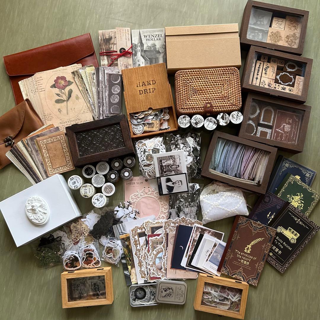 コラージュ素材 まとめ売り 大容量 ヴィンテージ アンティーク素材 小物収納付き